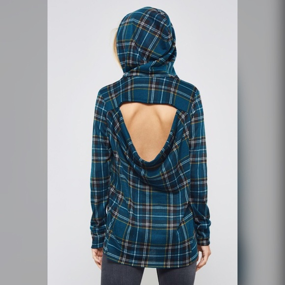 🛍LAST 1! ☀️Back Cut Out Plaid Hoodie! - Picture 2 of 6